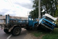 На Волині - жахлива ДТП: вантажівка врізалася у бус. ФОТО