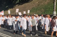 У Києві тисячі лікарів вийшли на мітинг проти медреформи