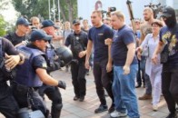 Під одеською мерією активісти побилися з поліцейськими