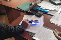 У голови-хабарника з Маневичів вилучили 100 тисяч гривень