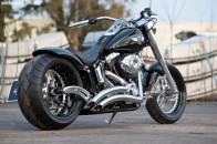 Новий військовий прокурор сил АТО має величезний маєток і їздить на Harley