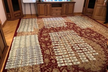 ТСН розшукала у Дніпрі помешкання суддів, яким закидають хабар Холодницькому