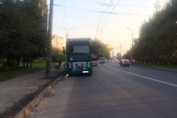 У Луцьку маршрутка № 10 влетіла у фуру
