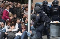 У сутичках з поліцією в Каталонії постраждали більше чотирьохсот людей