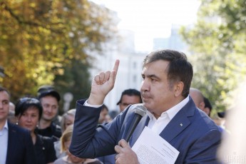 Саакашвілі попросив політичного притулку в Україні
