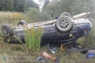 На Волині автомобіль злетів у кювет та перевернувся