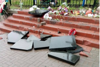 У центрі Києва житель Севастополя зруйнував пам'ятник Героям Небесної сотні