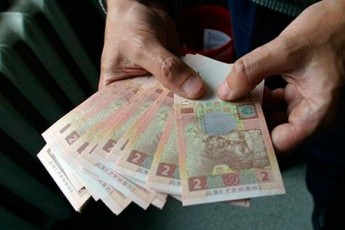 Більше  70% українців змінюють роботу через низьку зарплату