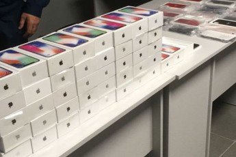 В Одесі викрили підпільну партію iPhone X вартістю понад 1 млн грн