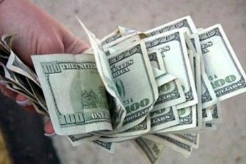 На Волині у чоловіка вкрали автомобіль та 34 тисячі доларів