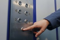 Коли у Луцьку почнуть ремонтувати ліфти?