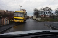У Луцьку «автоандон» на маршрутці припаркувався на тротуарі