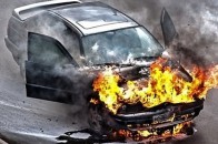 У Черкасах просто під час руху зайнялася автівка. ВІДЕО