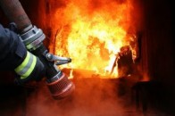 У Нововолинську пожежні витягли з чаду й диму трьох дітей. Жінка хотіла кинутись із 3-го поверху. ВІДЕО