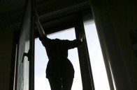 У Дніпрі дівчинка впала з дев’ятого поверху і вижила
