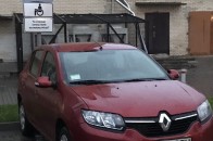 «Автоандон» зайняв місце для інвалідів біля луцького Променя