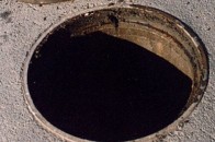 Жахлива знахідка: у колодязі теплотраси знайшли труп немовляти