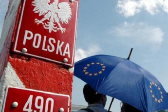Чим займаються та скільки заробляють українці у Польщі