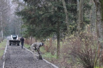 У Луцькому парку скоро з’явиться ще одна оновлена алея