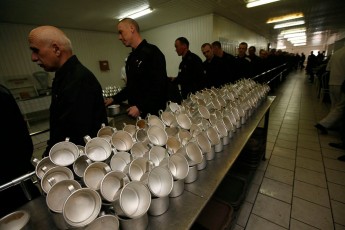 Для арештантів закупили їжі на 80 мільйонів грн