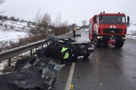 На Рівненщині автівка виїхала на зустрічну смугу і влетіла в автобус – є жертви