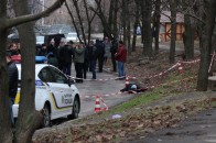У Дніпрі серед білого дня розстріляли чоловіка (18+)