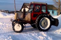 Чоловік вкрав трактор, щоб розчистити дорогу в селі