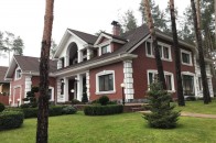 Схожість будинків Луценка і Пшонки вразила громадськість