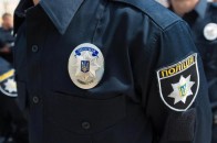 Поліцейські прострелили ноги злочинцю, який вимагав гроші у чоловіка