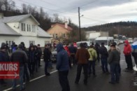 Дорогу на Буковель перекривають розлючені селяни
