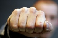 Кавказці побили чоловіка за зауваження не їхати по тротуару у Києві
