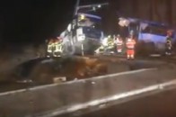 Шкільний автобус зіткнувся з потягом у Франції, є загиблі (Відео)
