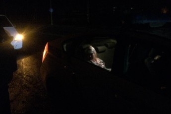 Нетвереза жінка кидалася під автомобілі у Луцьку