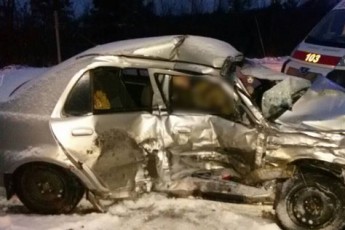 Двоє осіб загинули внаслідок зіткнення з автобусом на Рівненщині