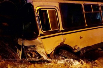 Легковик влетів у пасажирський автобус на Рівненщині, є жертви