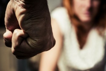 За рік, домашньому насильству піддаються більше 1 мільйона жінок в Україні