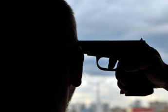 Чоловік вистрелив собі у голову щоб не здаватися поліції