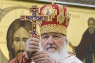 Патріарх Кіріл благословив пам'ятник з бронзи самому собі