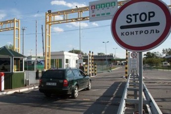 На кордоні України з Польщею та Словаччиною утворилися кілометрові черги
