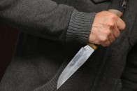 Чоловік вистрибнув з 7-го поверху, втікаючи від сусіда з ножем
