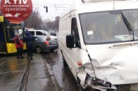 Масштабна ДТП трапилася у Києві, є постраждалі