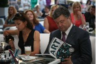 Порошенко назвав книги, які читав у 2017 році