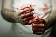 Чоловік до смерті забив жінку та підпалив її будинок на Одещині