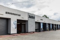 У Луцьку скандальна автомийка продовжує працювати попри скарги і заборони