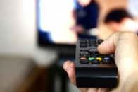 Українським політикам хочуть заборонити вести програми на телебаченні