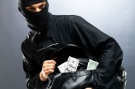 Невідомі пограбували та обстріляли підприємця в Запоріжжі