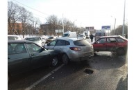 Масова ДТП сталась у Харкові – зіштовхнулись 5 авто