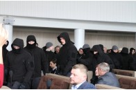 Невідомі в масках змусили депутатів прийняти бюджет у Черкасах