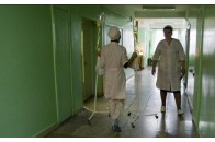 Спав п'яний біля мертвого сина: українців шокувала смерть однорічної дитини