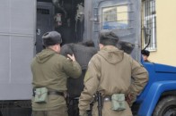 У Рівному від поліцейських втік злочинець. Прямісінько перед судом (Відео)